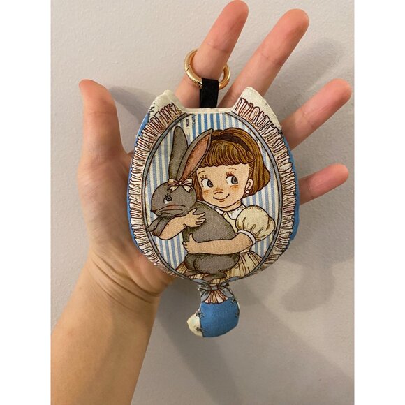 Handmade Mini Cat Pouch with Ring: Girl & Bunny Print, Vintage Style - Picture 5 of 5